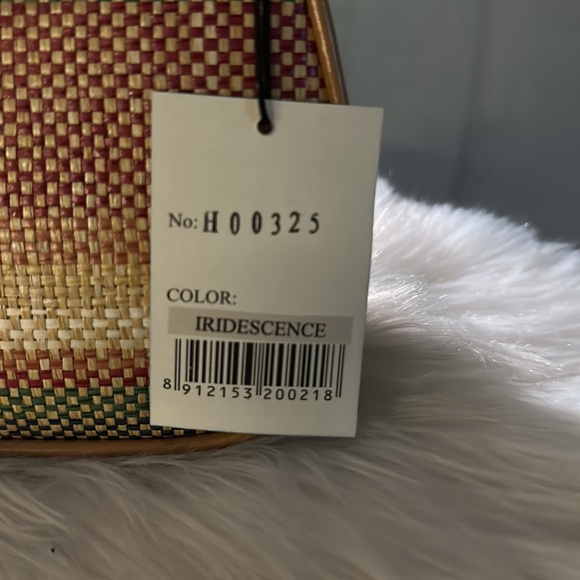 (NWT) BLU New York woven handbag in an iridescence color, 10x5" - Picture 8 of 11